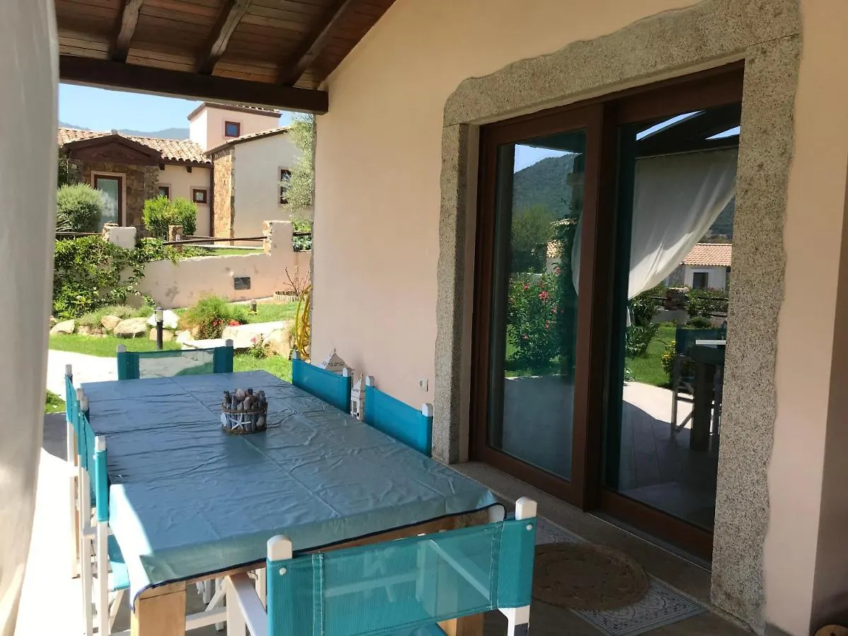 קסטיאדס Villa Della Pietra